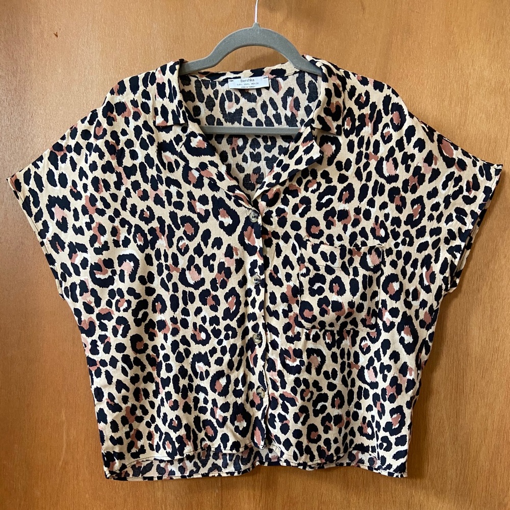 Leopard collars button down top